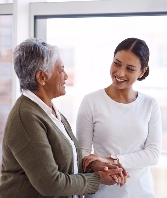 Accompagnement bienveillant entre une aidante et une personne âgée